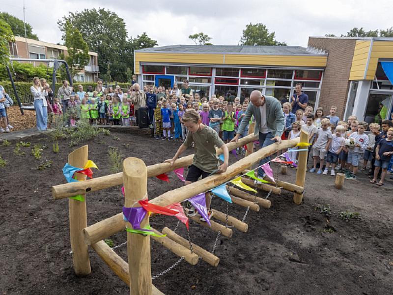 Groenblauw schoolplein!
